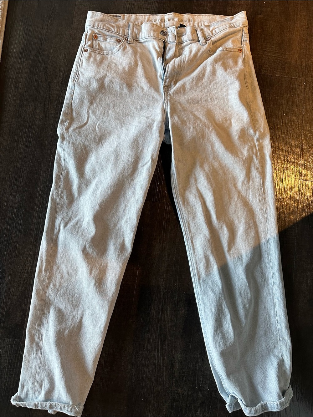 American Eagle Women’s Light Wash Straight Leg Jeans (Size 10 Short)
